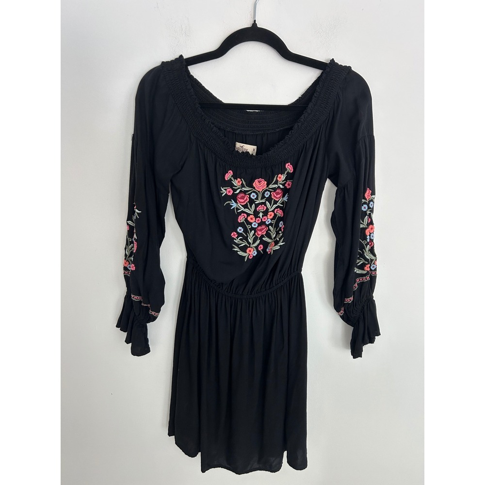 Hollister Black Embroidered Floral Peasant Mini Dress‎ Boho Smocked Waist Medium